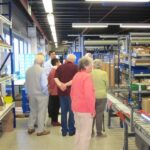 Der Rundgang durch den Betrieb beginnt.