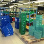 In diese Kästen kommen die Bestellungen.